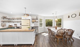 126 Narrow Shore Rd, Aydlett, NC 27916