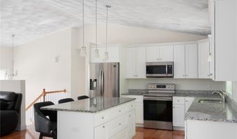 15 Birch Rd, Cumberland, RI 02864
