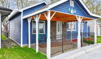6334 Marina Dr, Algonac, MI 48001