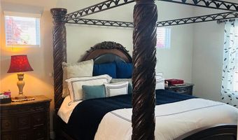 5721 SILVER SUN Dr, Apollo Beach, FL 33572