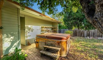 750 Park St, Ashland, OR 97520