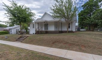 1027 W Idaho Ave, Chickasha, OK 73018