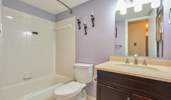 8302 TOBIN Rd 11, Annandale, VA 22003