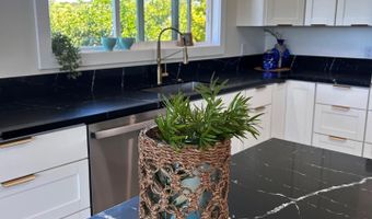 1139 Kauhikoa Rd A, Haiku, HI 96708