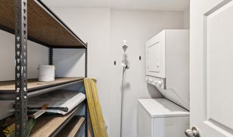6728 OFFUTT Ln 200A, Bethesda, MD 20815