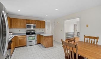 240 Sandown Rd, Chester, NH 03036