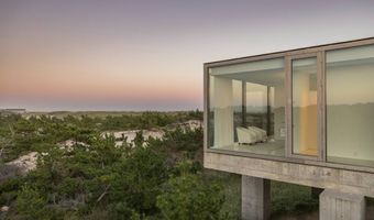 55 Dunes Ln, Amagansett, NY 11930