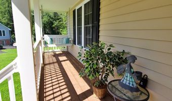 207 Sunnydale Ave, Appomattox, VA 24522
