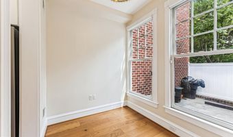 973 POWHATAN St, Alexandria, VA 22314