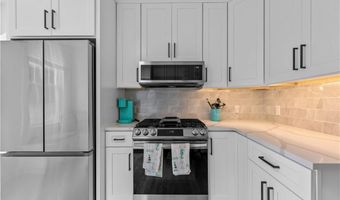 13 Sherman St 1, Newport, RI 02840