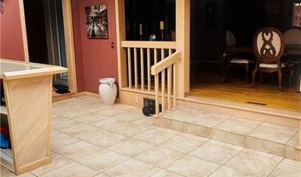 2 Wenscott Ln, North Providence, RI 02904