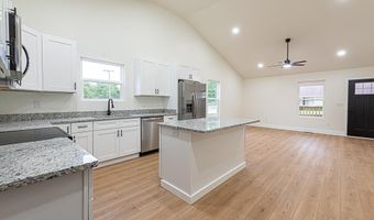 135 Short St, Athens, TN 37303