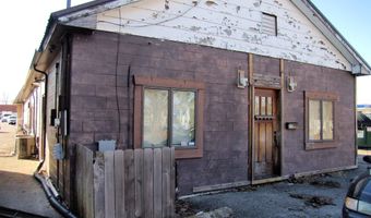 614 N Wayne St, Angola, IN 46703