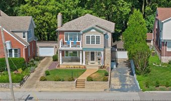 711 Riverview Dr, Alton, IL 62002