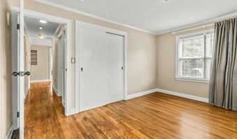6 Wabasso Ter, Middletown, RI 02842
