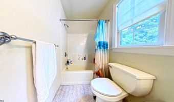 203 Cynwyd Dr, Absecon, NJ 08201