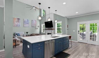 8 Secrest Dr, Arden, NC 28704