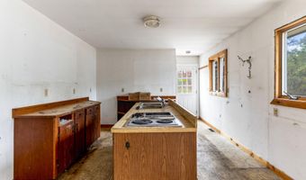 198 Grand Central Pkwy, Bayville, NJ 08721