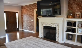 8034 Clearwater Ct, Plainfield, IN 46168