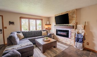 1127 5th St E, Altoona, WI 54720