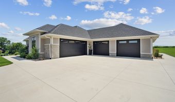 3047 SE Deer Run, Dyersville, IA 52040