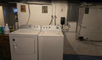86 S MAIN St, Albion, PA 16401
