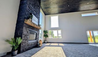38515 129th St, Aberdeen, SD 57401
