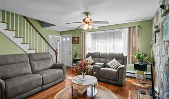 34 Aldrich Ave, Cranston, RI 02920
