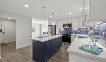 7102 San Bartolo St 11, Carlsbad, CA 92011