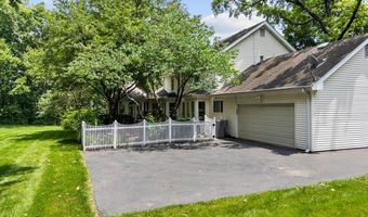 14 Cambridge Circle Ct, Ballwin, MO 63011