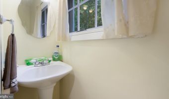 1081 WYNNWOOD Rd, Abington, PA 19001