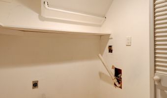 132 Sutton Pl 132, Bloomfield, CT 06002