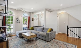 6152 WELLINGTON COMMONS Dr, Alexandria, VA 22310