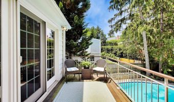 4238 50TH St NW, Washington, DC 20016