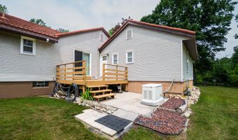 989 McCabe Ave NE, Ada, MI 49301