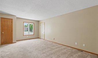 604 SE Tower Ct, Ankeny, IA 50021
