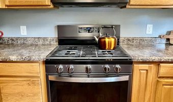 121 H Ave W, Albia, IA 52531