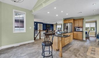 26 Crest Rd, Middletown, NJ 07748