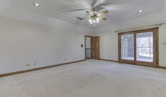 8896 Classic View Dr, Indianapolis, IN 46217