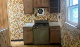 18 Shelley Ct, Bergenfield, NJ 07621