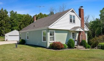 142 County Rd S, Algoma, WI 54201