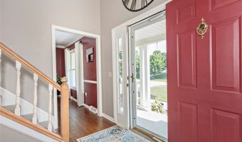 565 Walnut Ridge Trl, Aurora, OH 44202