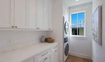 215 SYCAMORE Ave, Anna Maria, FL 34216