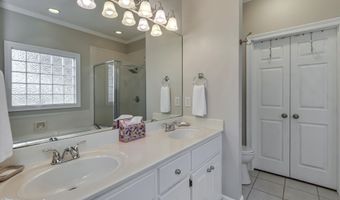 213 Boxwood Cir, Brandon, MS 39047