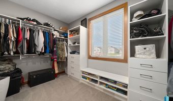 1012 S Nicholas Ave, Brandon, SD 57005