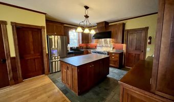 2 Mountain Ave, Bar Harbor, ME 04609