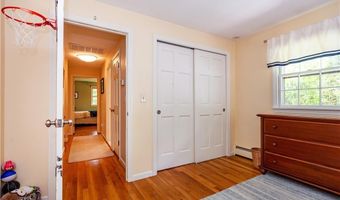 65 Walnut Dr, East Greenwich, RI 02818