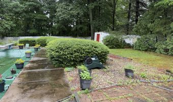 124 Brentwood Dr, Bristol, CT 06010
