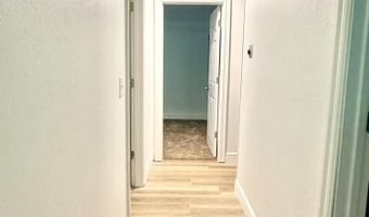 904 S Oak Ridge Dr, Aurora, MO 65605