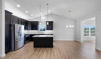 2001 Bogey Ct, Auburn, IN 46706